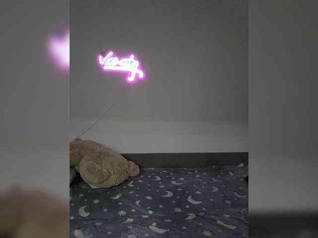 LolaMin webcam
