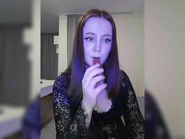 LolaMin webcam