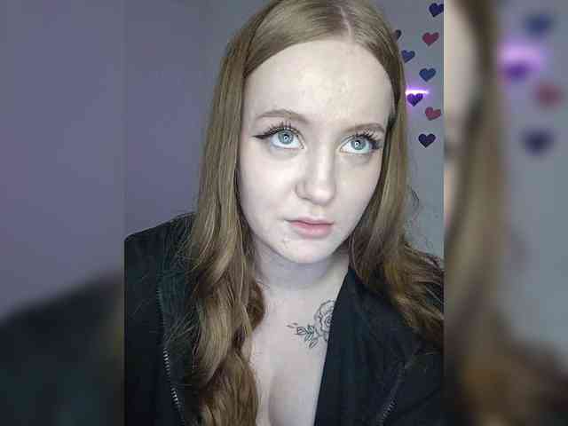 LolaMin webcam