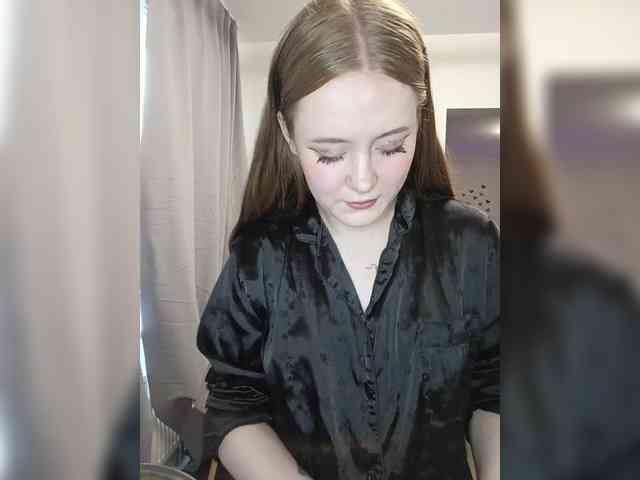 LolaMin webcam