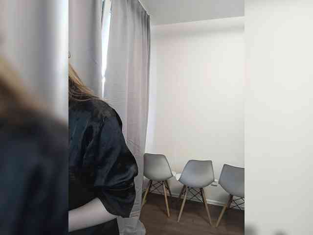 LolaMin webcam