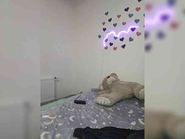 LolaMin webcam
