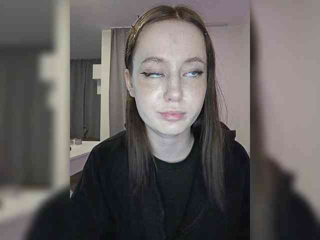 LolaMin webcam