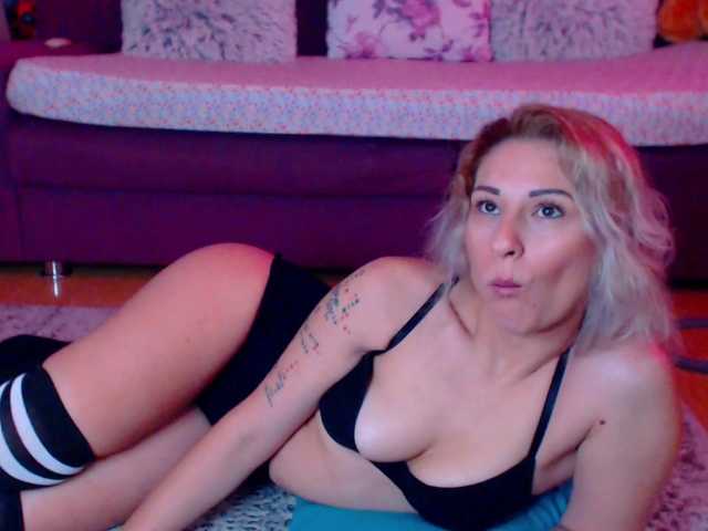 CassieSpell's BongaCams show and profile