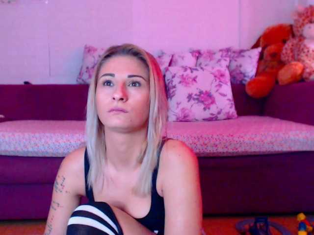 CassieSpell's BongaCams show and profile