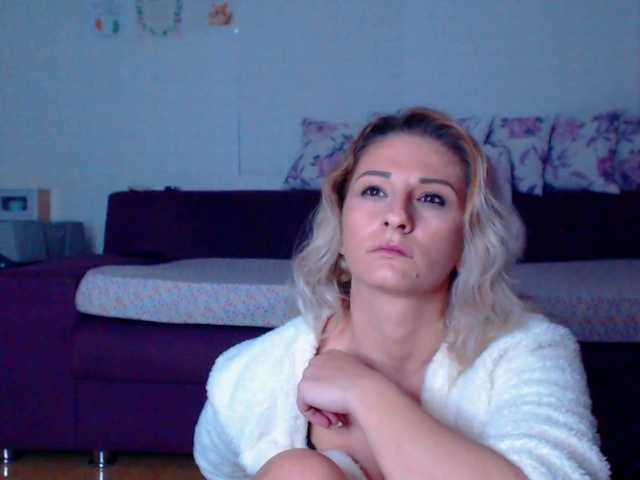 CassieSpell's BongaCams show and profile