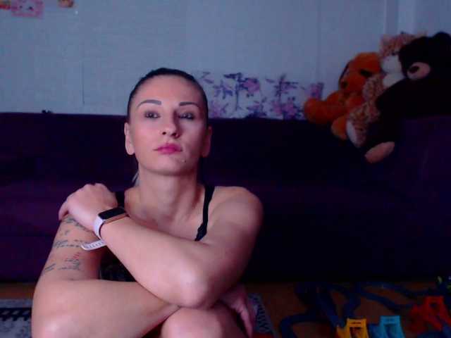 CassieSpell's BongaCams show and profile