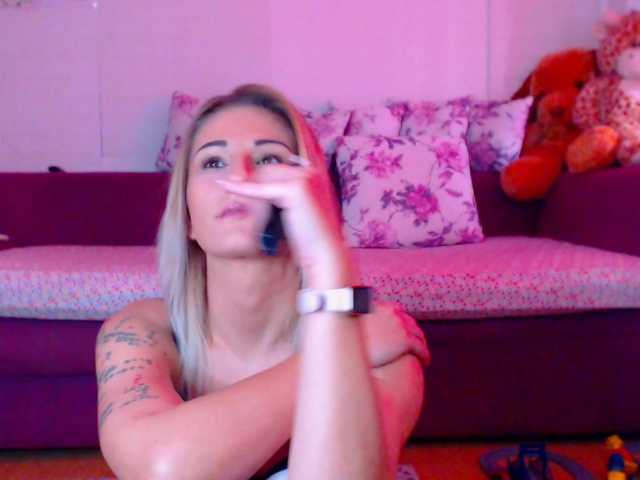 CassieSpell's BongaCams show and profile