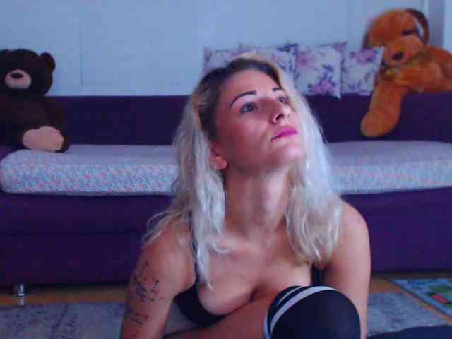 CassieSpell Live Webcam on BongaCams