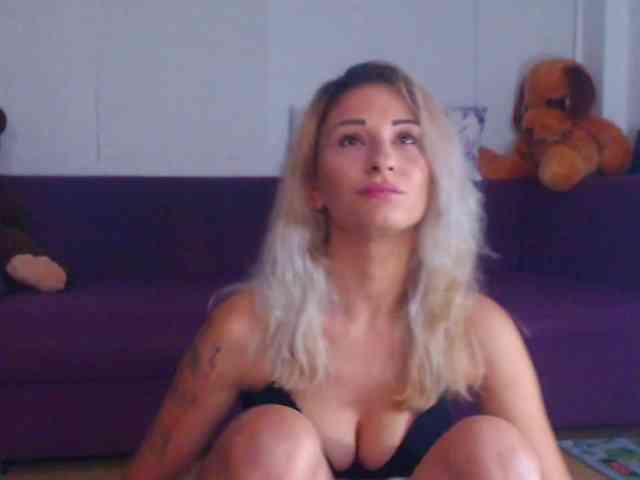 CassieSpell webcam