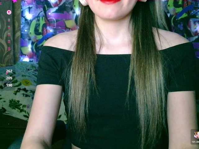 Wildrose77201877's BongaCams show and profile