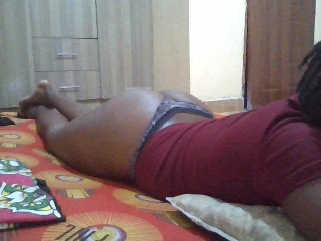 Queen-terry's BongaCams show and profile