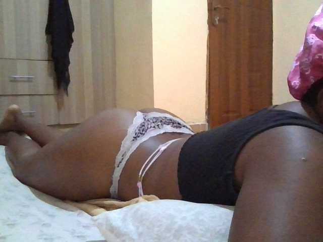 Queen-terry's BongaCams show and profile