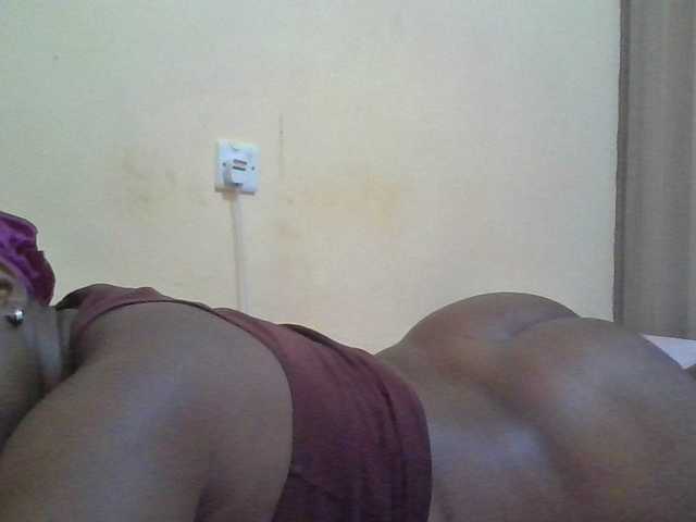 Queen-terry's BongaCams show and profile