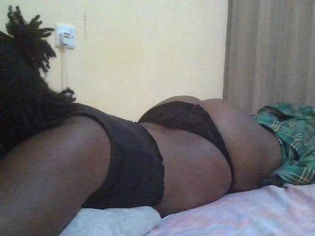 Queen-terry's BongaCams show and profile