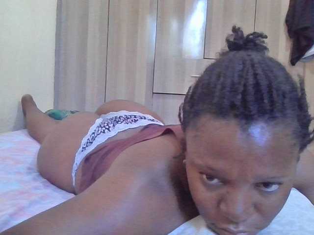 Queen-terry's BongaCams show and profile