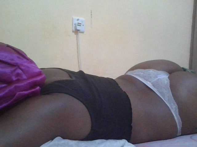 Queen-terry's BongaCams show and profile