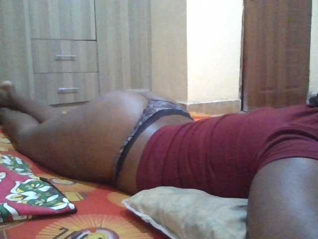 Queen-terry's BongaCams show and profile