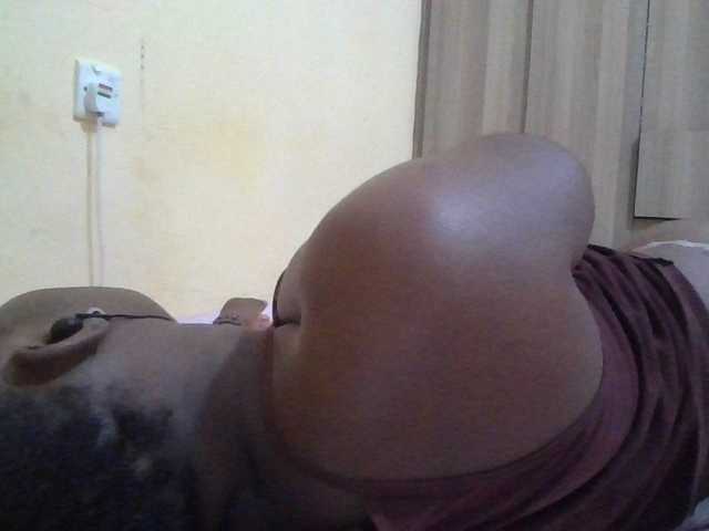 Queen-terry's BongaCams show and profile