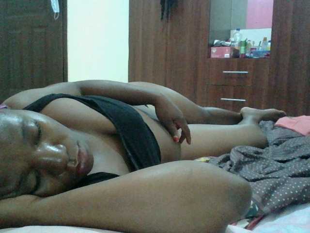 Queen-terry's BongaCams show and profile