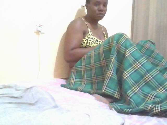 Queen-terry's BongaCams show and profile