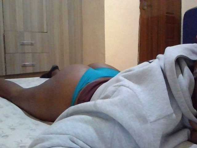 Queen-terry's BongaCams show and profile