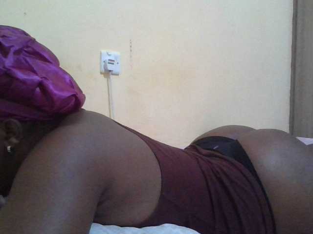 Queen-terry's BongaCams show and profile