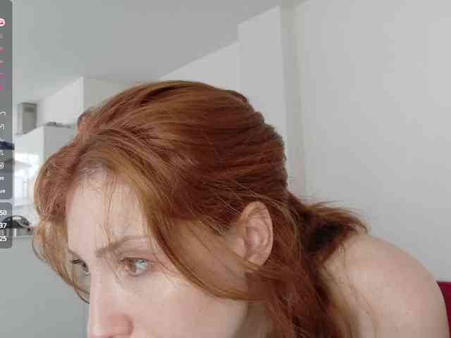 MiaMoon123 webcam
