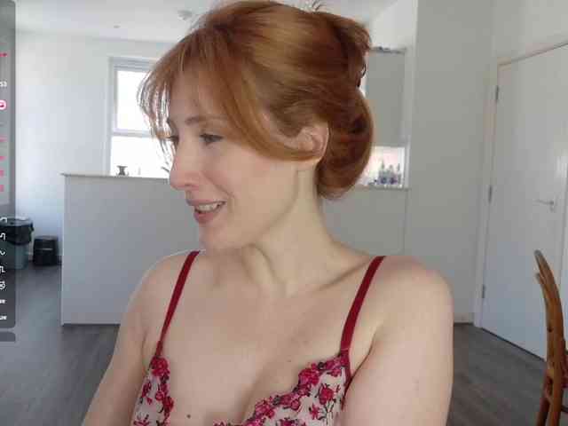 MiaMoon123 webcam