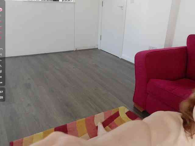 MiaMoon123 webcam