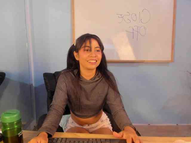lili-swam webcam