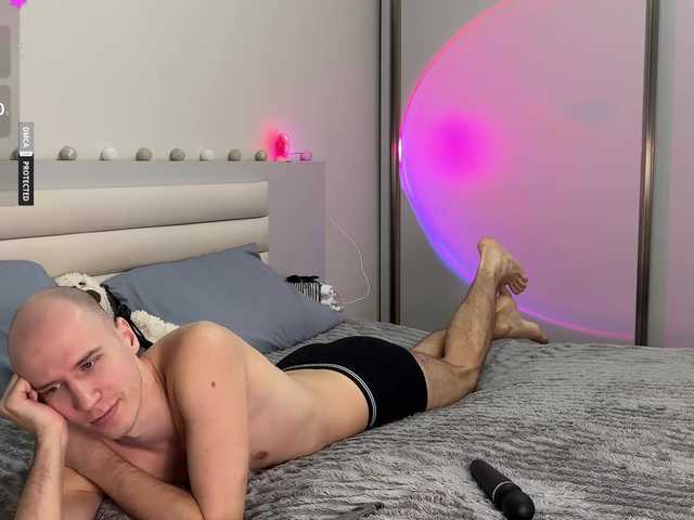 XXXDreamTeam's BongaCams show and profile