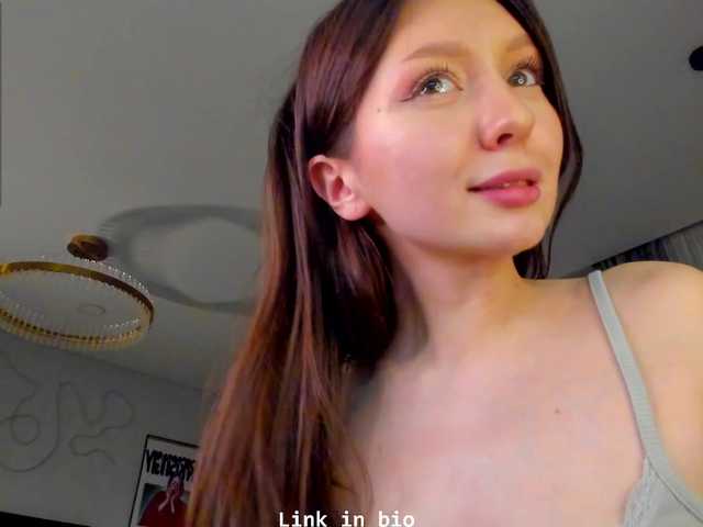 nerenua's BongaCams show and profile