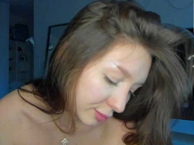 nerenua's BongaCams show and profile