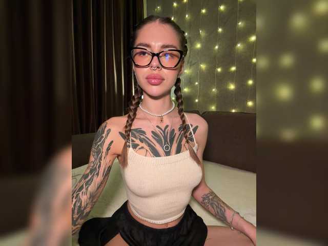 -Aperol-'s BongaCams show and profile