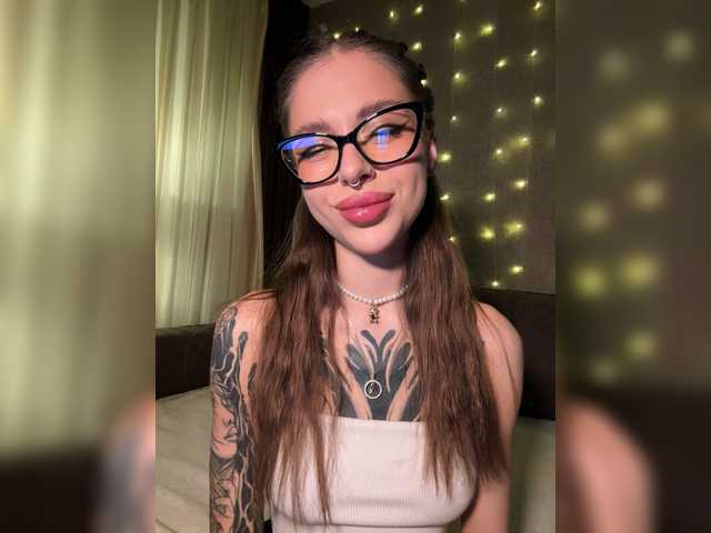 -Aperol-'s BongaCams show and profile