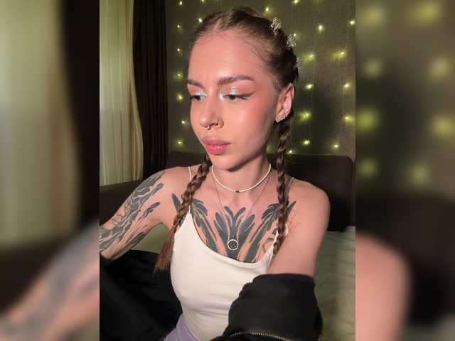 -Aperol-'s BongaCams show and profile