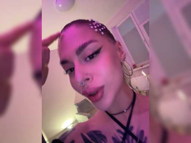 -Aperol-'s BongaCams show and profile