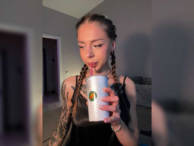 -Aperol-'s BongaCams show and profile