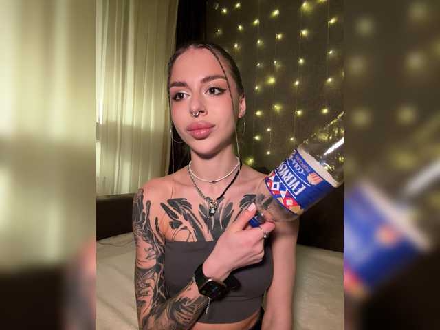 -Aperol-'s BongaCams show and profile