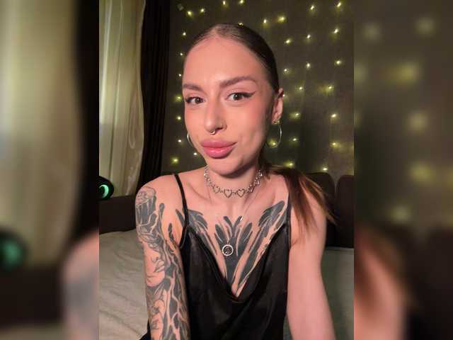 -Aperol-'s BongaCams show and profile