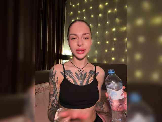 -Aperol- Live Webcam on BongaCams