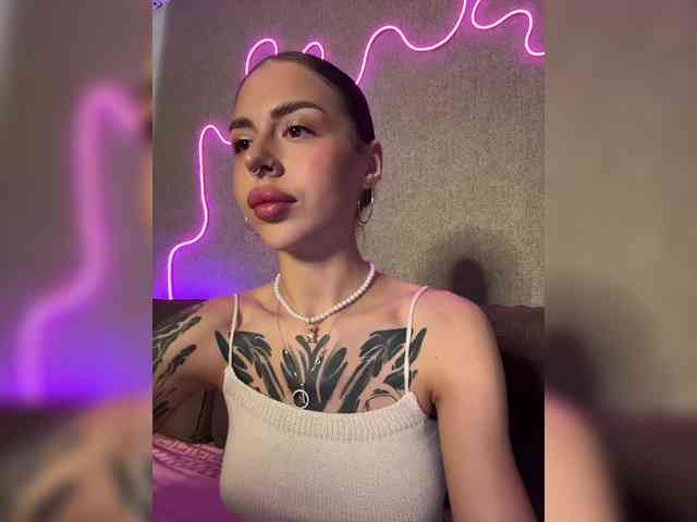-Aperol- Live Webcam on BongaCams