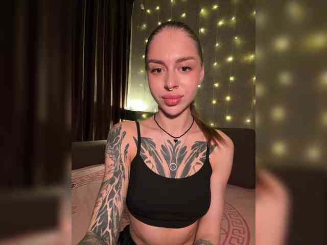 -Aperol- Live Webcam on BongaCams