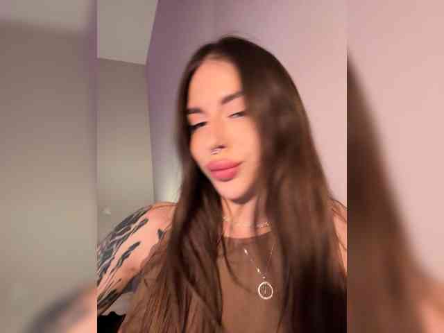 -Aperol- Live Webcam on BongaCams