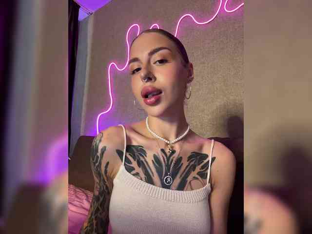 -Aperol- Live Webcam on BongaCams