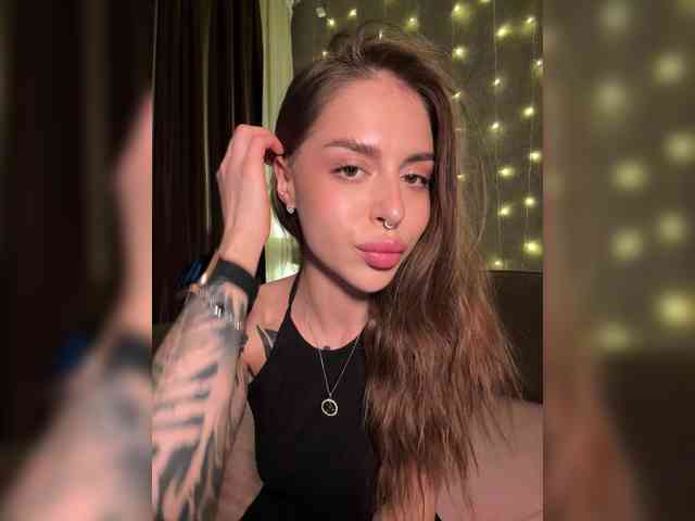 -Aperol- Live Webcam on BongaCams