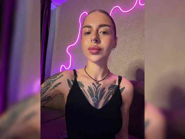 free nude webcam -Aperol-
