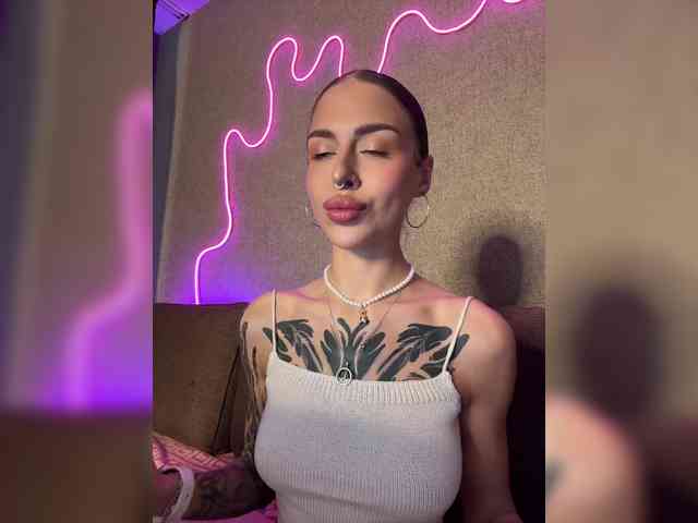 -Aperol- Live Webcam on BongaCams