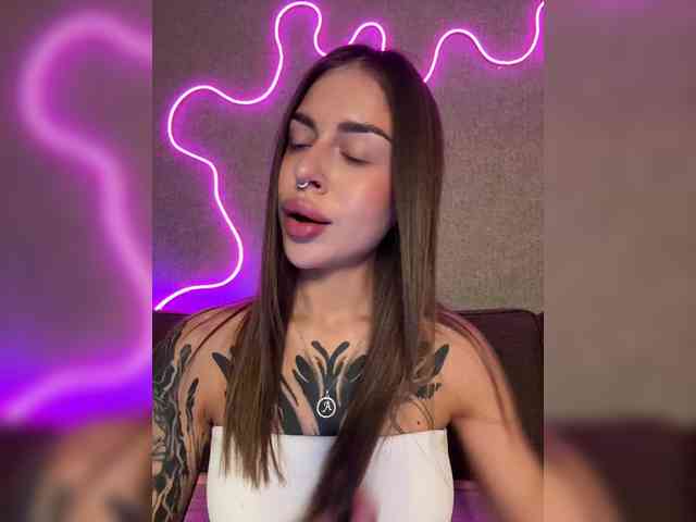 -Aperol- Live Webcam on BongaCams